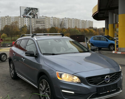 Volvo V60 Cross Country 2018 года - Фото 3 авто