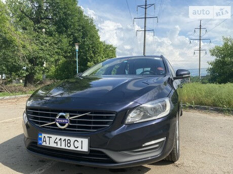 Volvo V60 2015 года