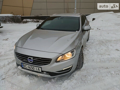 Volvo V60 2016 року