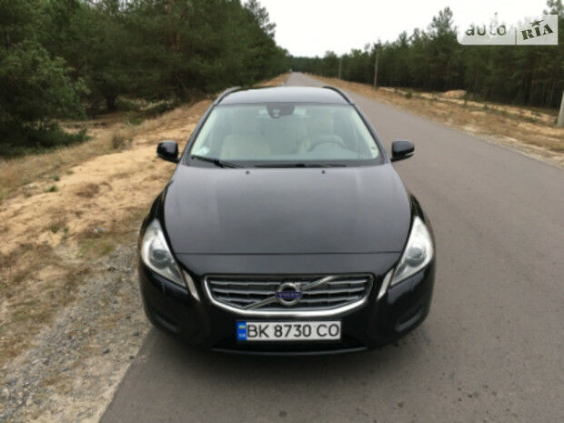 Volvo V60 2012 года