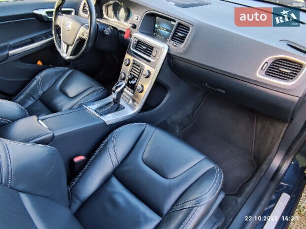 Вольво B60 2014 года Volvo V60 2014 года