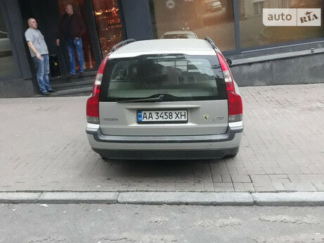 Вольво В70 2002 года Volvo V70 2002 года