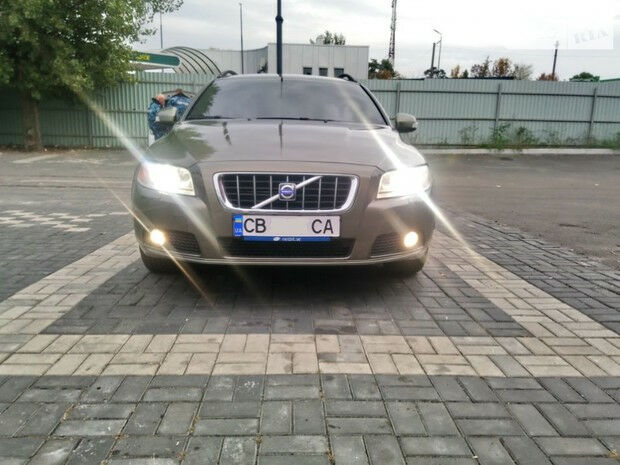 Вольво В70 2009 года Volvo V70 2009 года