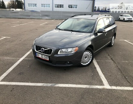 Volvo V70 2009 року