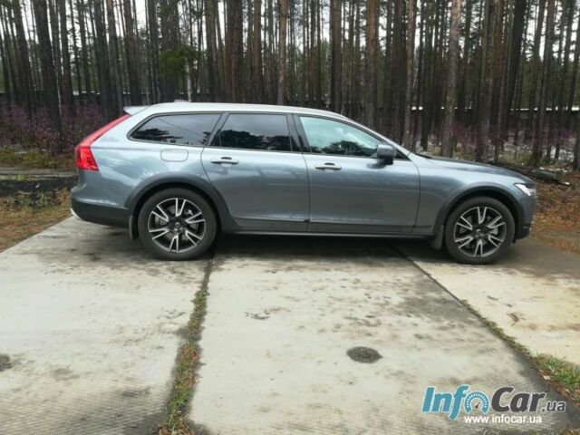 Volvo V90 2018 року