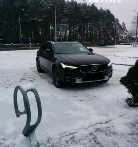 Volvo V90 2017 года