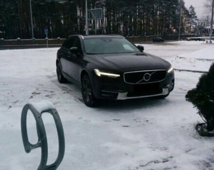 Volvo V90 2017 года