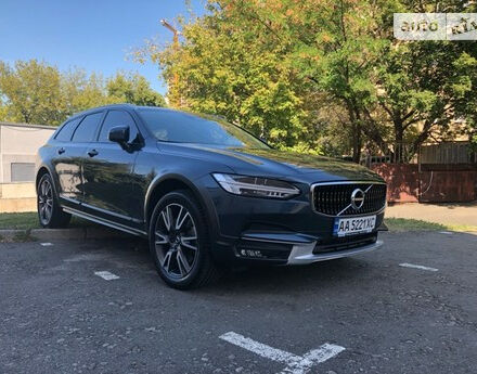 Фото на відгук з оцінкою 5   про авто Volvo V90 2018 року випуску від автора “Евгений Петрович” з текстом: Вольво есть Вольво. Были перед этим xc90 и xc70. V90 cross country не имеет себе равных. Всегда м...