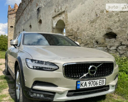 Volvo V90 2017 года