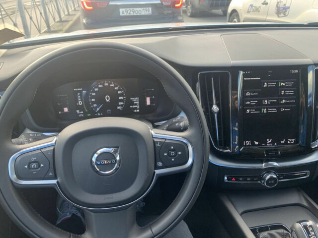 Volvo XC60 2020 года