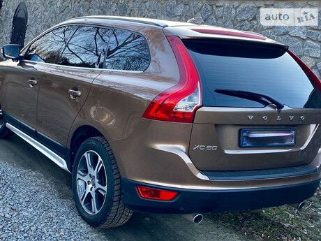 Вольво ХС60 2012 року Volvo XC60 2012 року