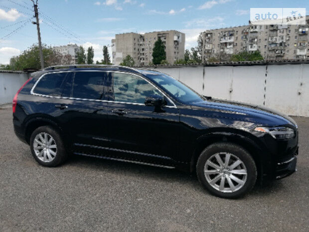 Volvo XC90 2017 года