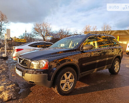 Фото на відгук з оцінкою 5   про авто Volvo XC90 2004 року випуску від автора “Валерий” з текстом: Автомобиль идеально подходит для большой семьи, путешествий , а так же всегда выручит для перевоз...