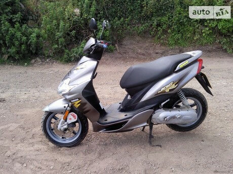 Ямаха Джог 2002 года Yamaha Jog 2002 года