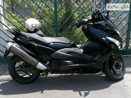 Yamaha T-max 2005 року