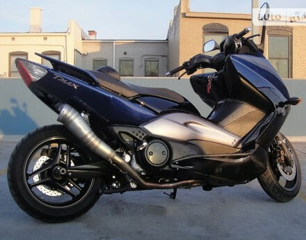 Yamaha T-max 2010 року