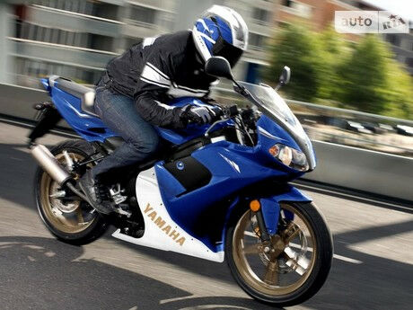 Ямаха ТЗР 2012 года Yamaha TZR 2012 года