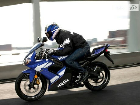 Ямаха ТЗР 2014 года Yamaha TZR 2014 года