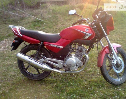 Фото на отзыв с оценкой 3.8 о Yamaha YBR 125 2012 году выпуска от автора "i0lega" с текстом: Этот мотоцикл я купил совершенно сознательно в 40 лет. У меня было несколько мотоциклов, в том чи...