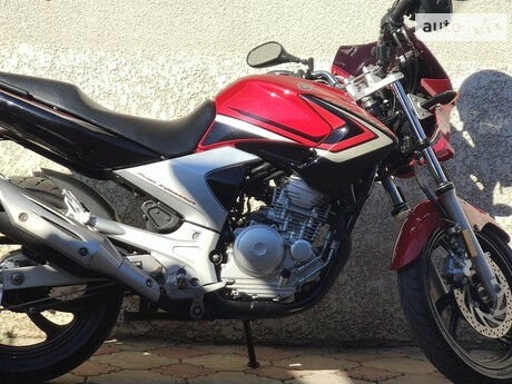 Ямаха null 2015 года Yamaha YBR 250 2015 года