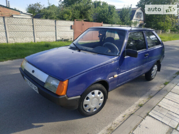 ЗАЗ 1102 Таврия 2001 року