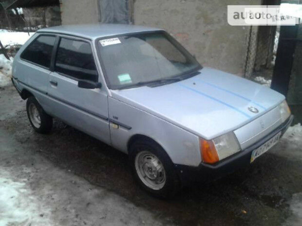 ЗАЗ 1102 Таврия 2004 года