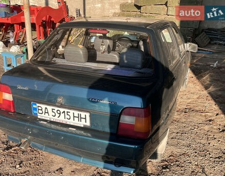 ЗАЗ 1103 Славута 1999 года