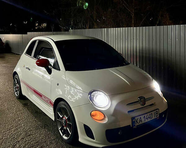 Белый Абарт Fiat 500, объемом двигателя 1.37 л и пробегом 91 тыс. км за 7900 $, фото 1 на Automoto.ua