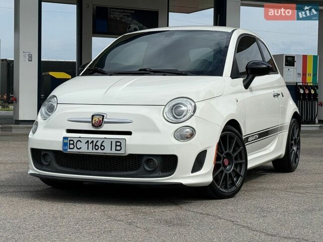 Білий Абарт Fiat 500, об'ємом двигуна 1.37 л та пробігом 118 тис. км за 9999 $, фото 1 на Automoto.ua