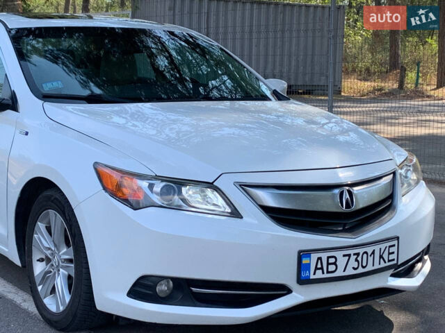 Белый Акура ИЛХ, объемом двигателя 1.5 л и пробегом 305 тыс. км за 9700 $, фото 1 на Automoto.ua