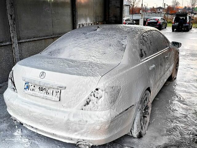 Белый Акура РЛ, объемом двигателя 3.5 л и пробегом 211 тыс. км за 3800 $, фото 1 на Automoto.ua