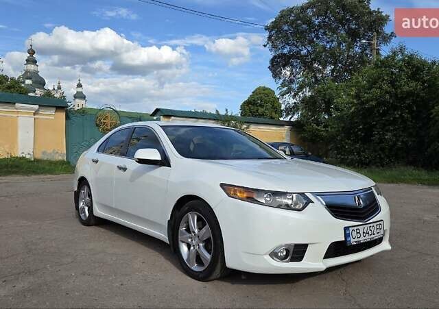 Белый Акура ТСХ, объемом двигателя 2.4 л и пробегом 200 тыс. км за 11400 $, фото 1 на Automoto.ua