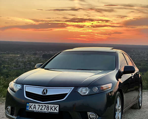 Серый Акура ТСХ, объемом двигателя 2.35 л и пробегом 326 тыс. км за 10300 $, фото 1 на Automoto.ua