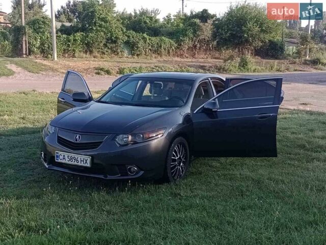 Серый Акура ТСХ, объемом двигателя 2.4 л и пробегом 166 тыс. км за 10500 $, фото 1 на Automoto.ua
