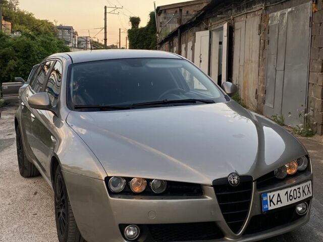 Серый Альфа 159, объемом двигателя 1.9 л и пробегом 314 тыс. км за 4600 $, фото 1 на Automoto.ua