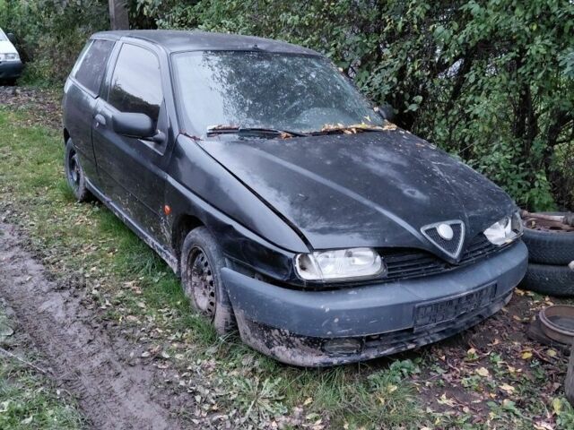 Чорний Альфа Ромео 145, об'ємом двигуна 0 л та пробігом 100 тис. км за 229 $, фото 1 на Automoto.ua