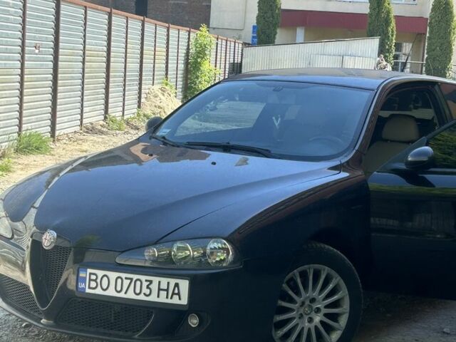 Чорний Альфа Ромео 147, об'ємом двигуна 1.9 л та пробігом 350 тис. км за 3999 $, фото 1 на Automoto.ua