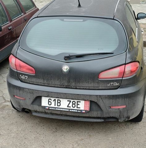 Чорний Альфа Ромео 147, об'ємом двигуна 1.9 л та пробігом 339 тис. км за 1950 $, фото 1 на Automoto.ua