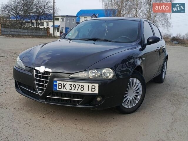 Черный Альфа Ромео 147, объемом двигателя 1.6 л и пробегом 240 тыс. км за 2900 $, фото 1 на Automoto.ua