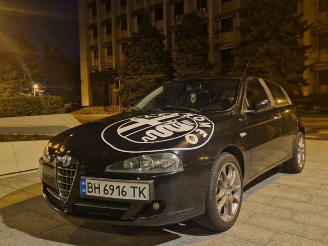 Черный Альфа Ромео 147, объемом двигателя 2 л и пробегом 163 тыс. км за 6200 $, фото 1 на Automoto.ua