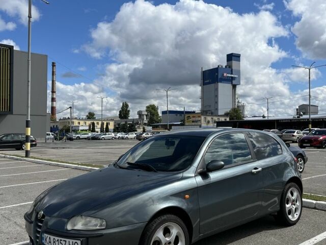 Сірий Альфа Ромео 147, об'ємом двигуна 2 л та пробігом 176 тис. км за 3050 $, фото 1 на Automoto.ua