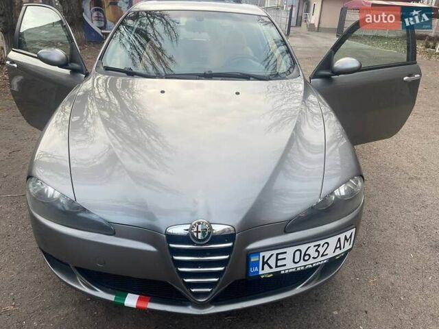 Сірий Альфа Ромео 147, об'ємом двигуна 1.6 л та пробігом 207 тис. км за 4600 $, фото 1 на Automoto.ua
