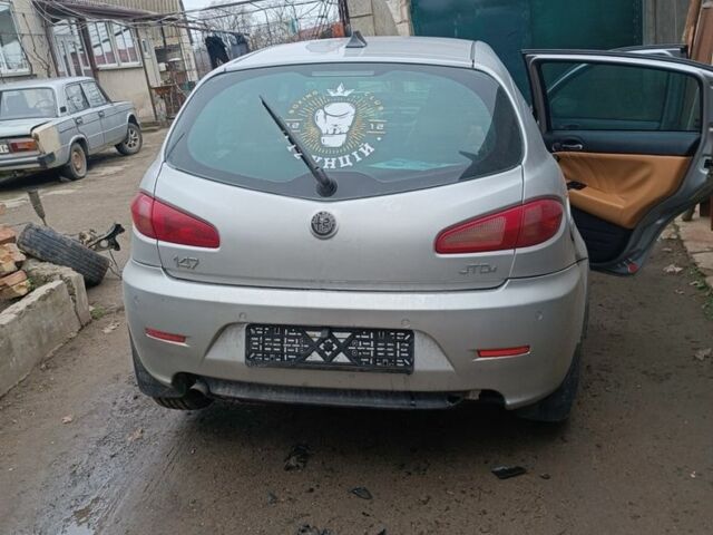 Сірий Альфа Ромео 147, об'ємом двигуна 1.9 л та пробігом 250 тис. км за 1499 $, фото 1 на Automoto.ua