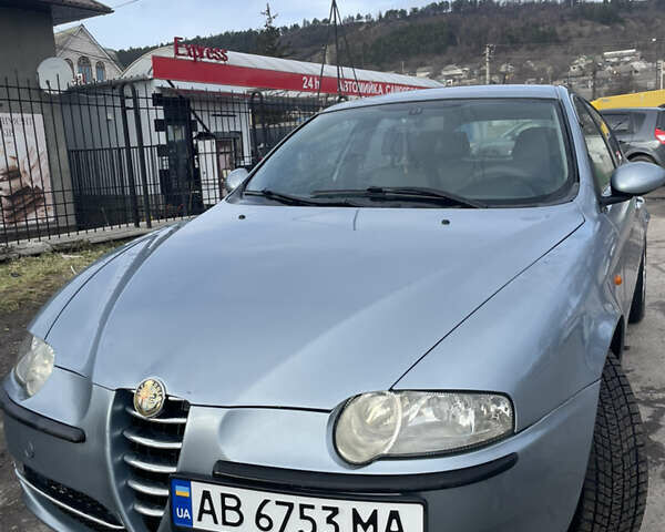 Синий Альфа Ромео 147, объемом двигателя 1.6 л и пробегом 274 тыс. км за 3150 $, фото 1 на Automoto.ua