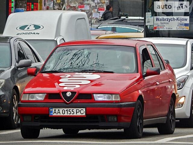 Красный Альфа Ромео 155, объемом двигателя 2 л и пробегом 250 тыс. км за 3000 $, фото 1 на Automoto.ua