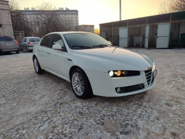 Белый Альфа Ромео 159, объемом двигателя 2.2 л и пробегом 130 тыс. км за 5000 $, фото 1 на Automoto.ua