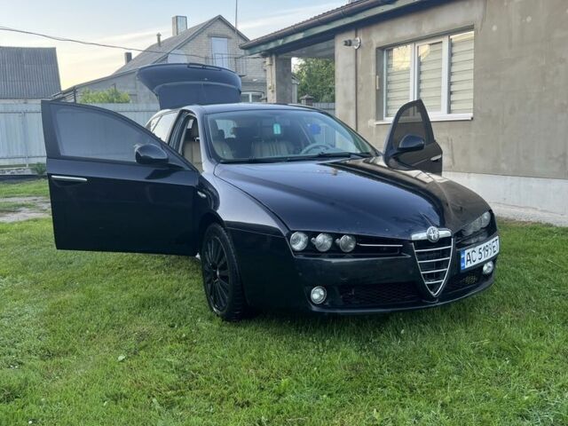 Чорний Альфа Ромео 159, об'ємом двигуна 1.9 л та пробігом 321 тис. км за 6000 $, фото 1 на Automoto.ua