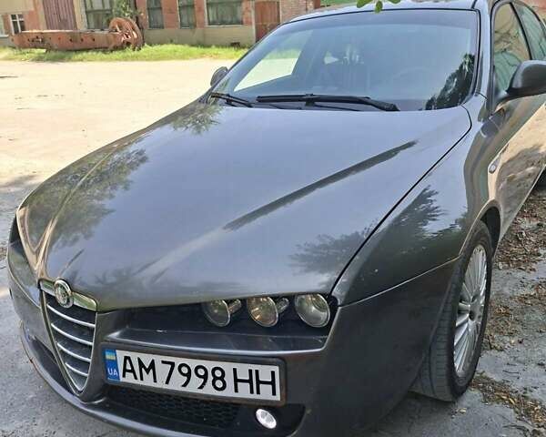 Серый Альфа Ромео 159, объемом двигателя 1.91 л и пробегом 350 тыс. км за 5100 $, фото 1 на Automoto.ua