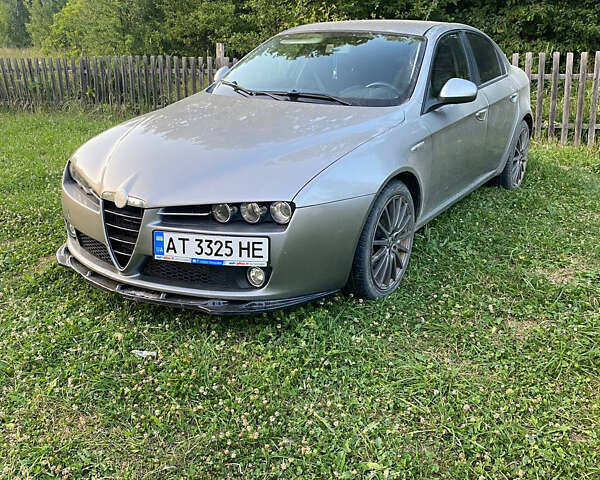Серый Альфа Ромео 159, объемом двигателя 1.9 л и пробегом 357 тыс. км за 5500 $, фото 1 на Automoto.ua