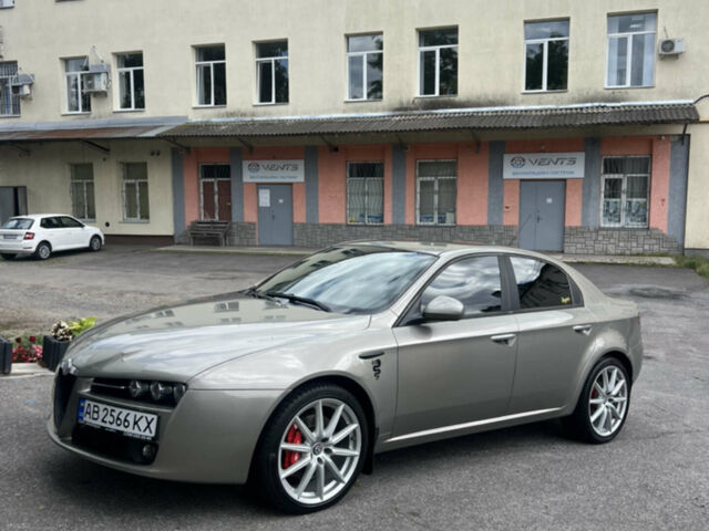 Сірий Альфа Ромео 159, об'ємом двигуна 1.9 л та пробігом 320 тис. км за 6400 $, фото 1 на Automoto.ua